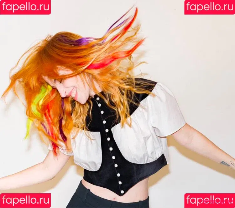 Hayley Williams Onlyfans Photo Gallery 