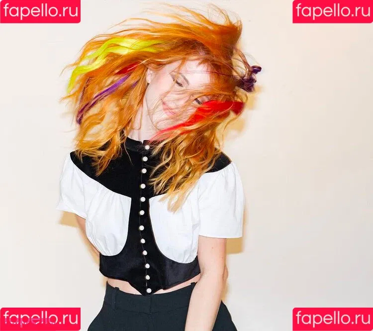 Hayley Williams Onlyfans Photo Gallery 