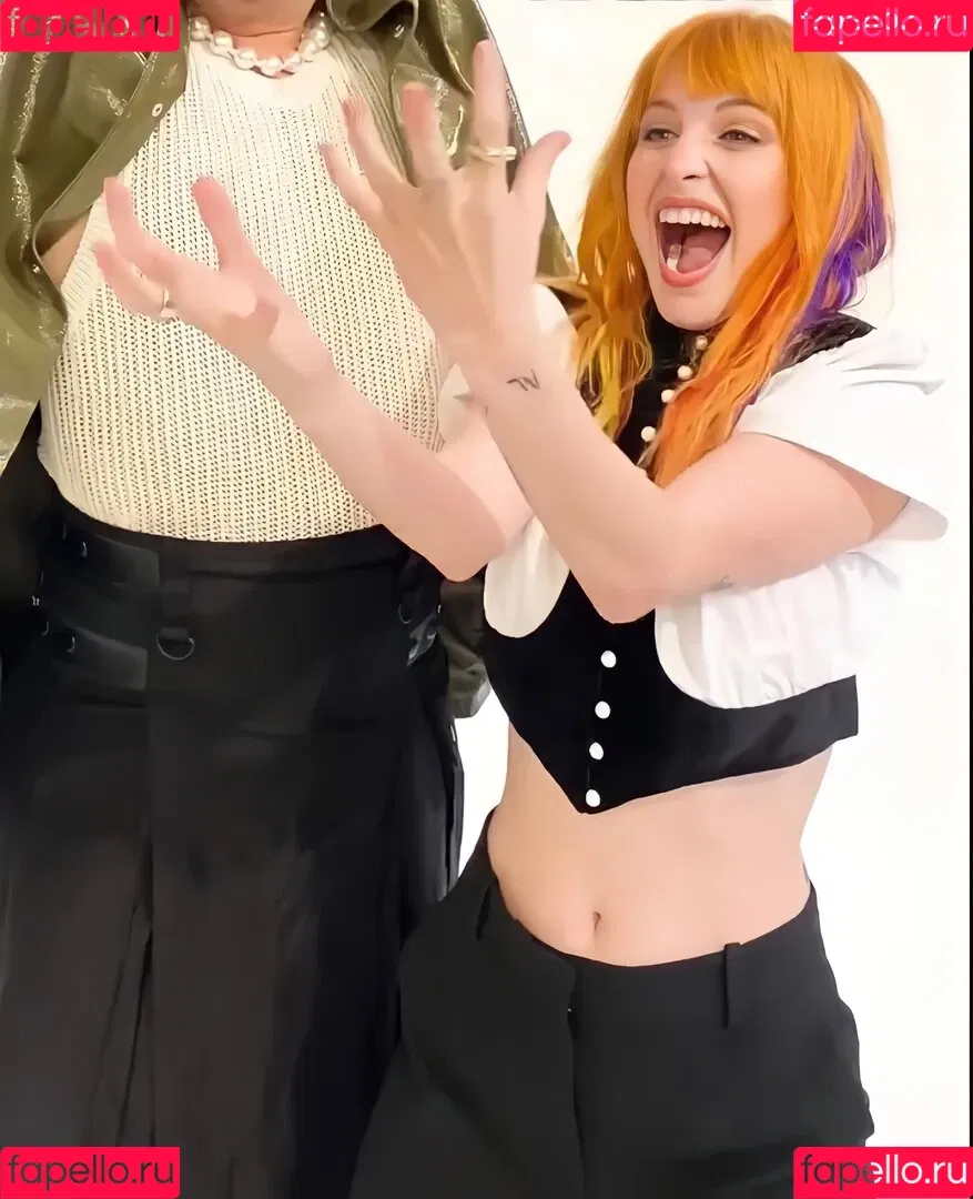 Hayley Williams Onlyfans Photo Gallery 
