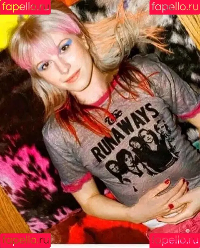 Hayley Williams Onlyfans Photo Gallery 