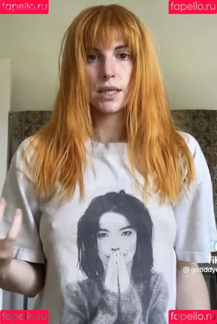 Hayley Williams Onlyfans Photo Gallery 