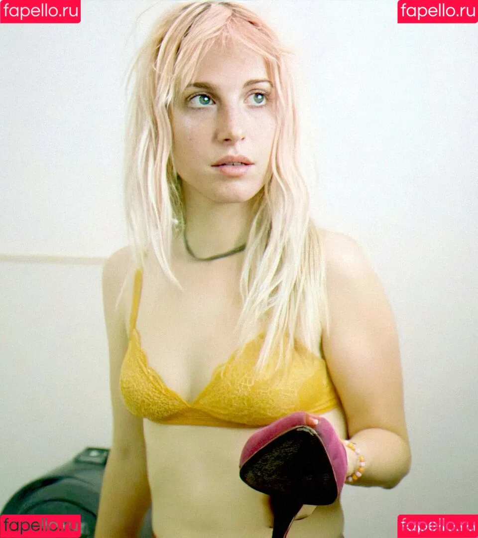 Hayley Williams Onlyfans Photo Gallery 