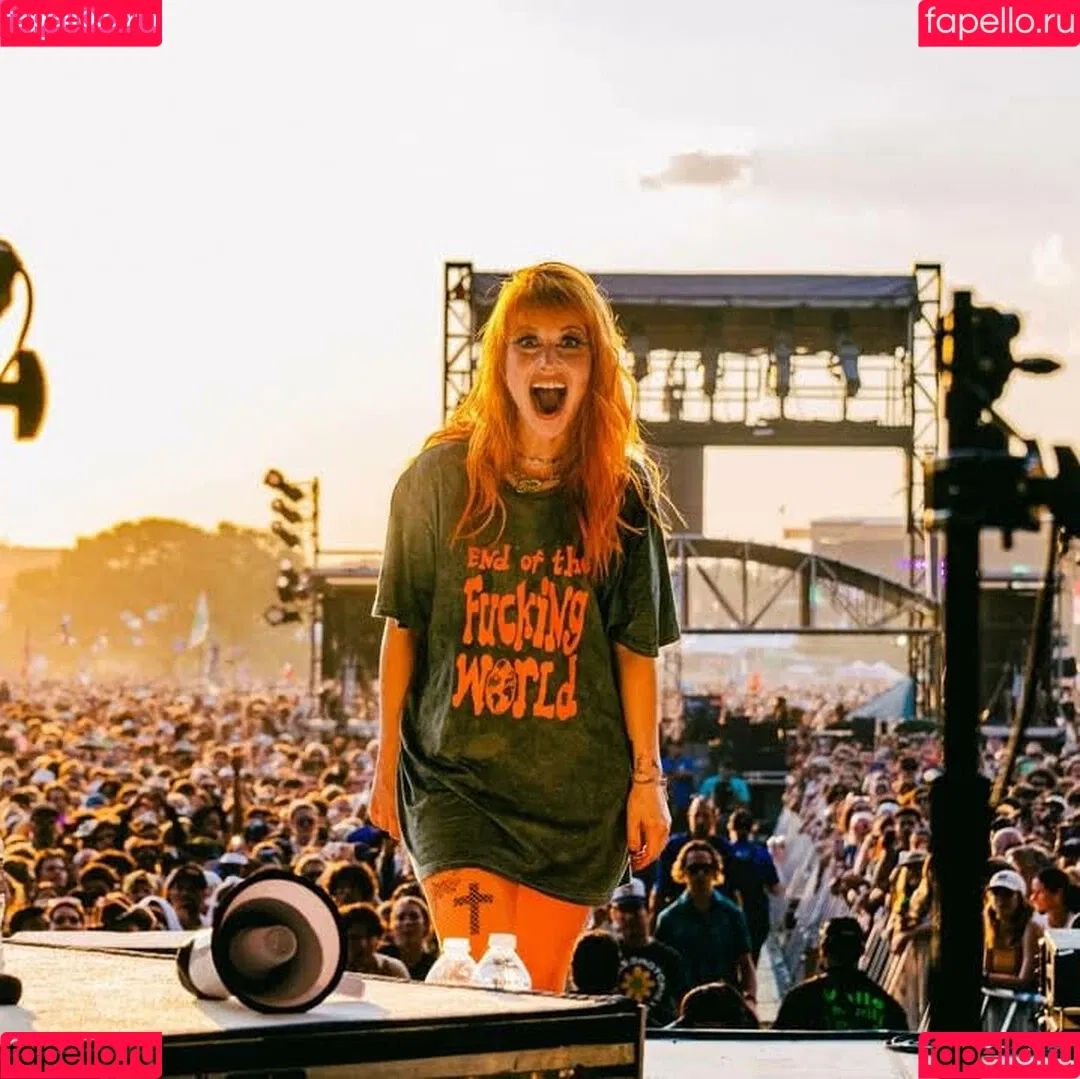 Hayley Williams Onlyfans Photo Gallery 