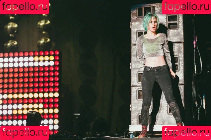 Hayley Williams Onlyfans Photo Gallery 