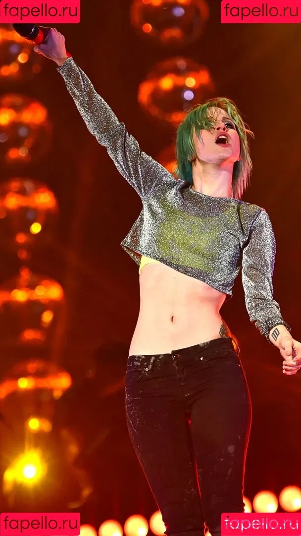 Hayley Williams Onlyfans Photo Gallery 