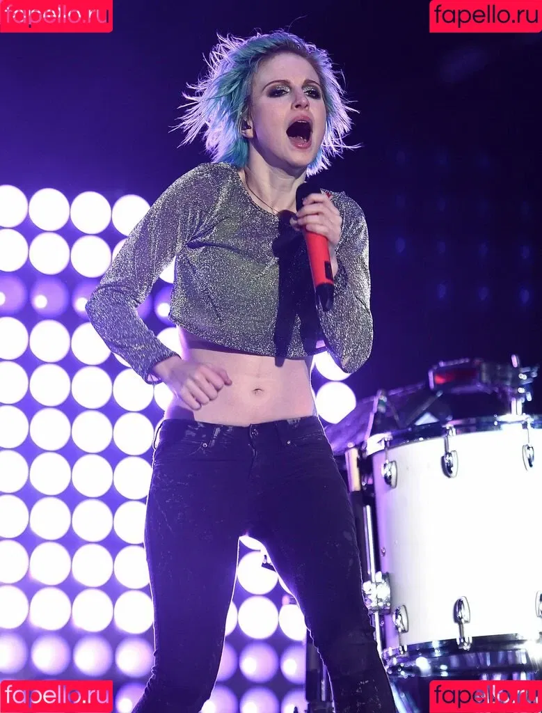 Hayley Williams Onlyfans Photo Gallery 