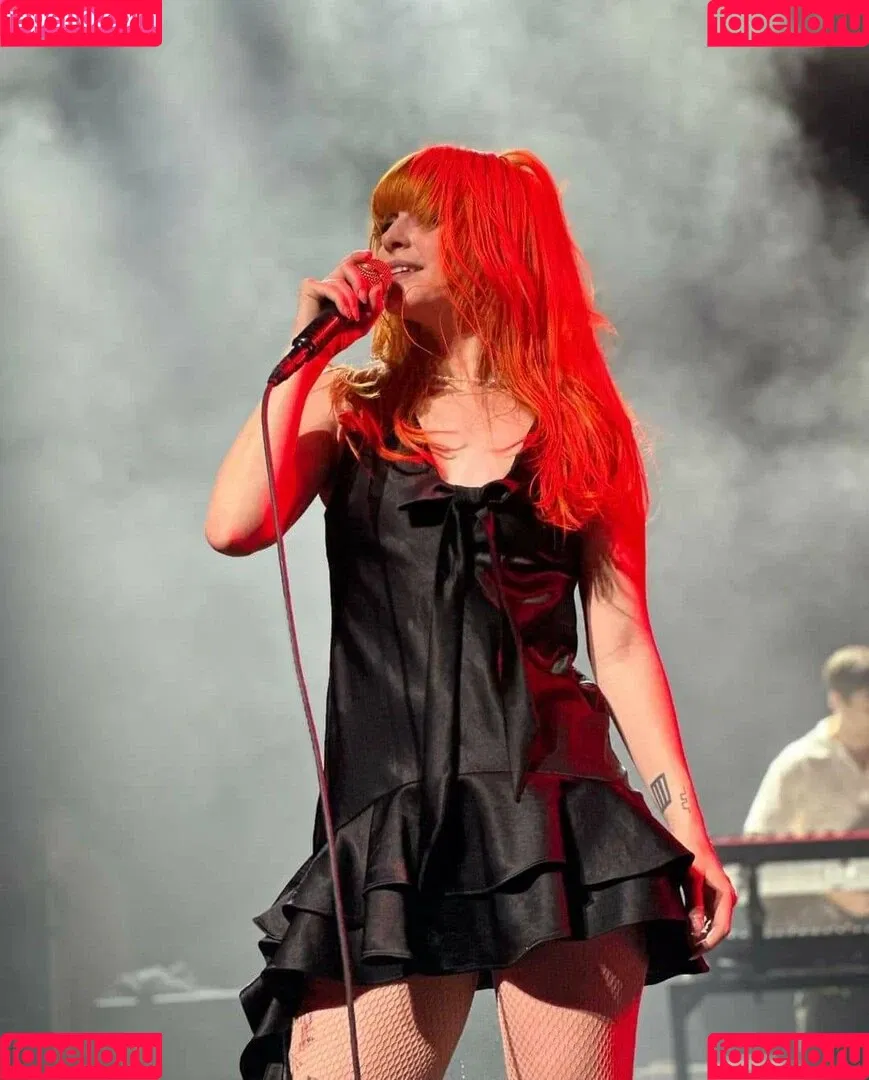 Hayley Williams Onlyfans Photo Gallery 
