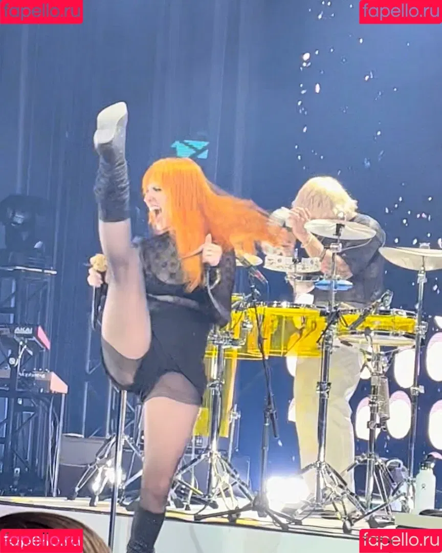 Hayley Williams Onlyfans Photo Gallery 
