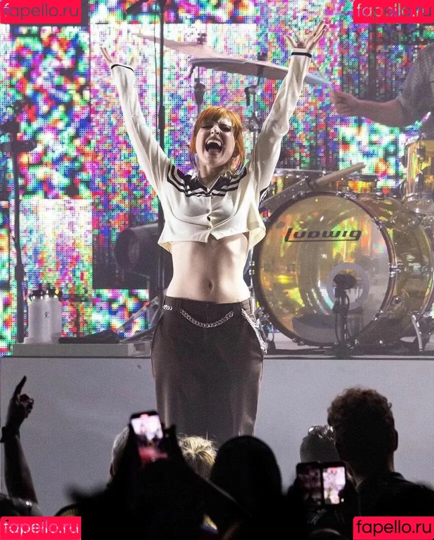 Hayley Williams Onlyfans Photo Gallery 