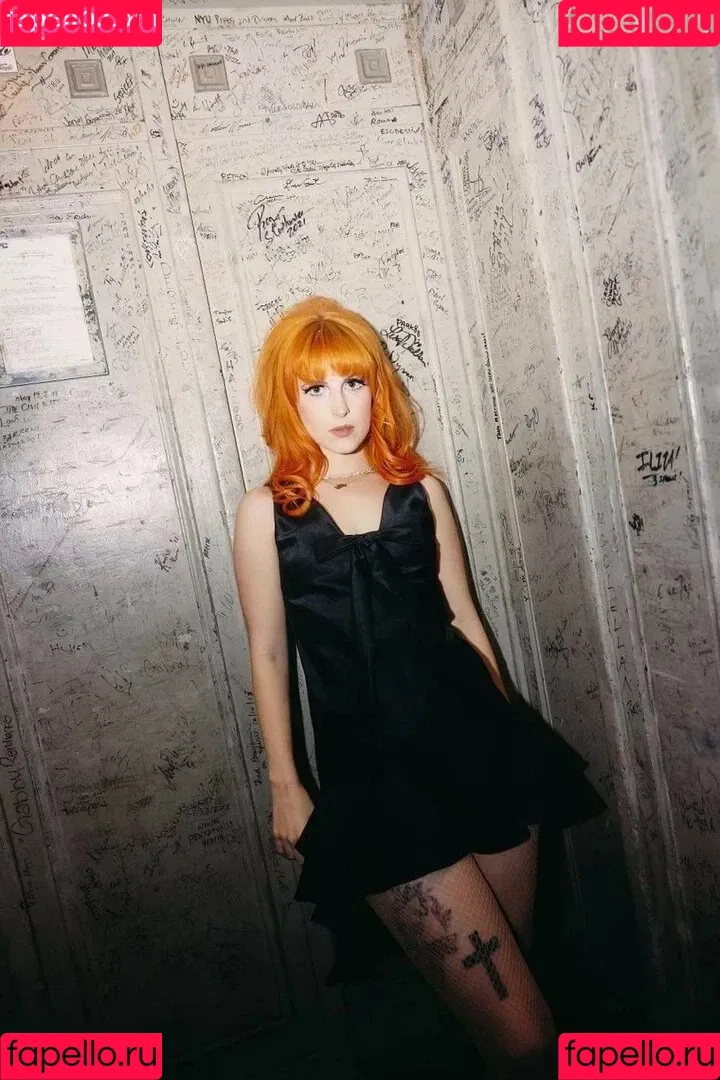 Hayley Williams Onlyfans Photo Gallery 