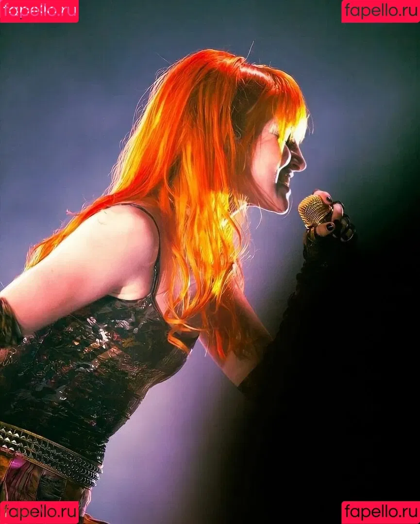 Hayley Williams Onlyfans Photo Gallery 