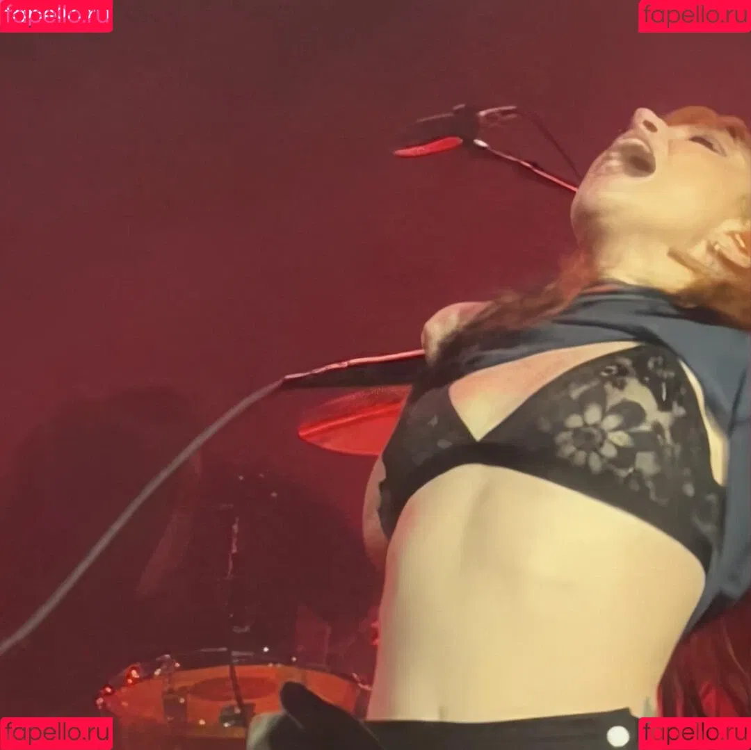 Hayley Williams Onlyfans Photo Gallery 