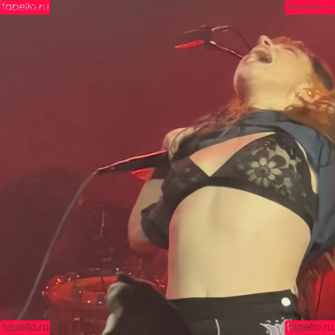 Hayley Williams Onlyfans Photo Gallery 