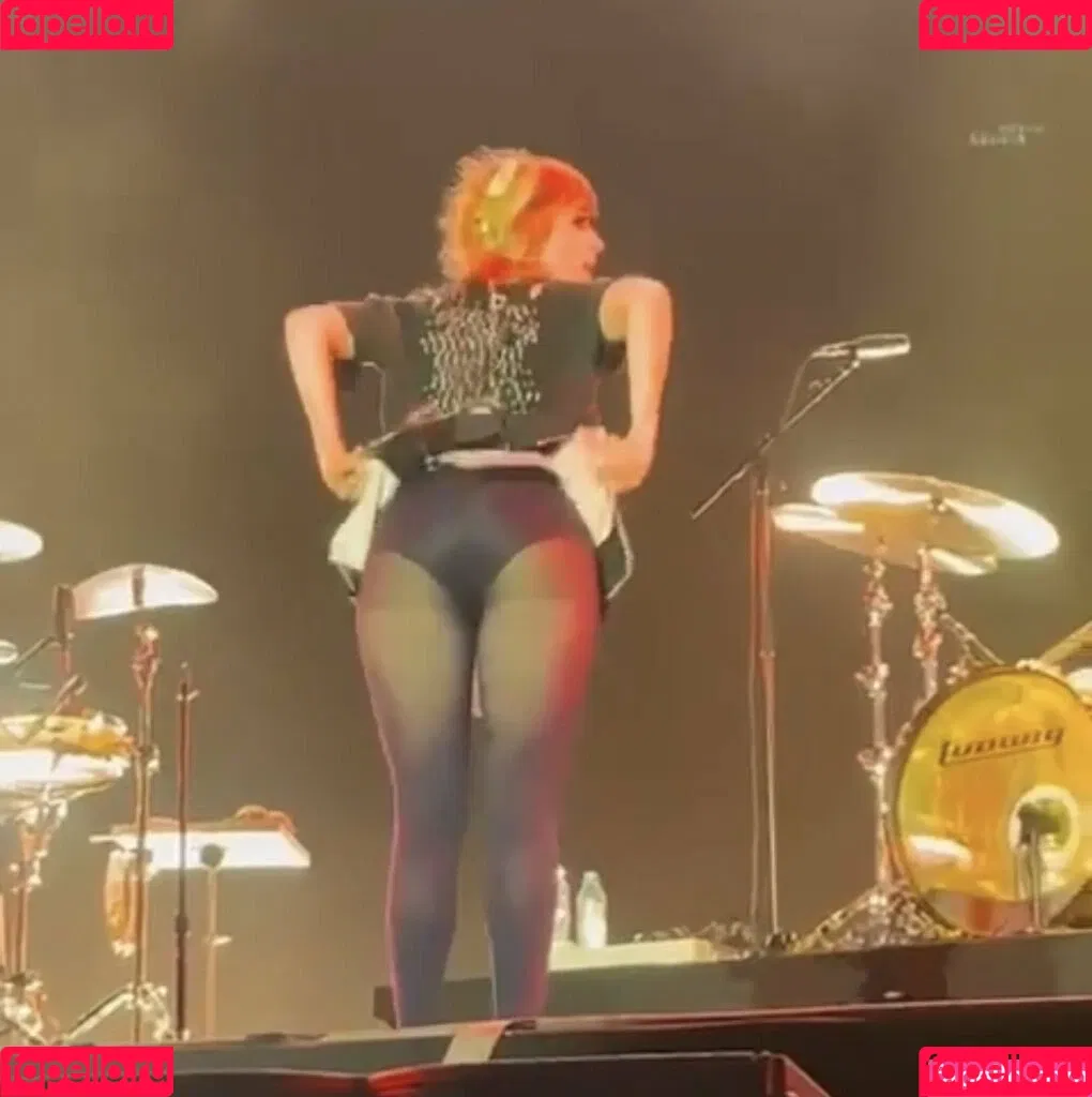 Hayley Williams Onlyfans Photo Gallery 