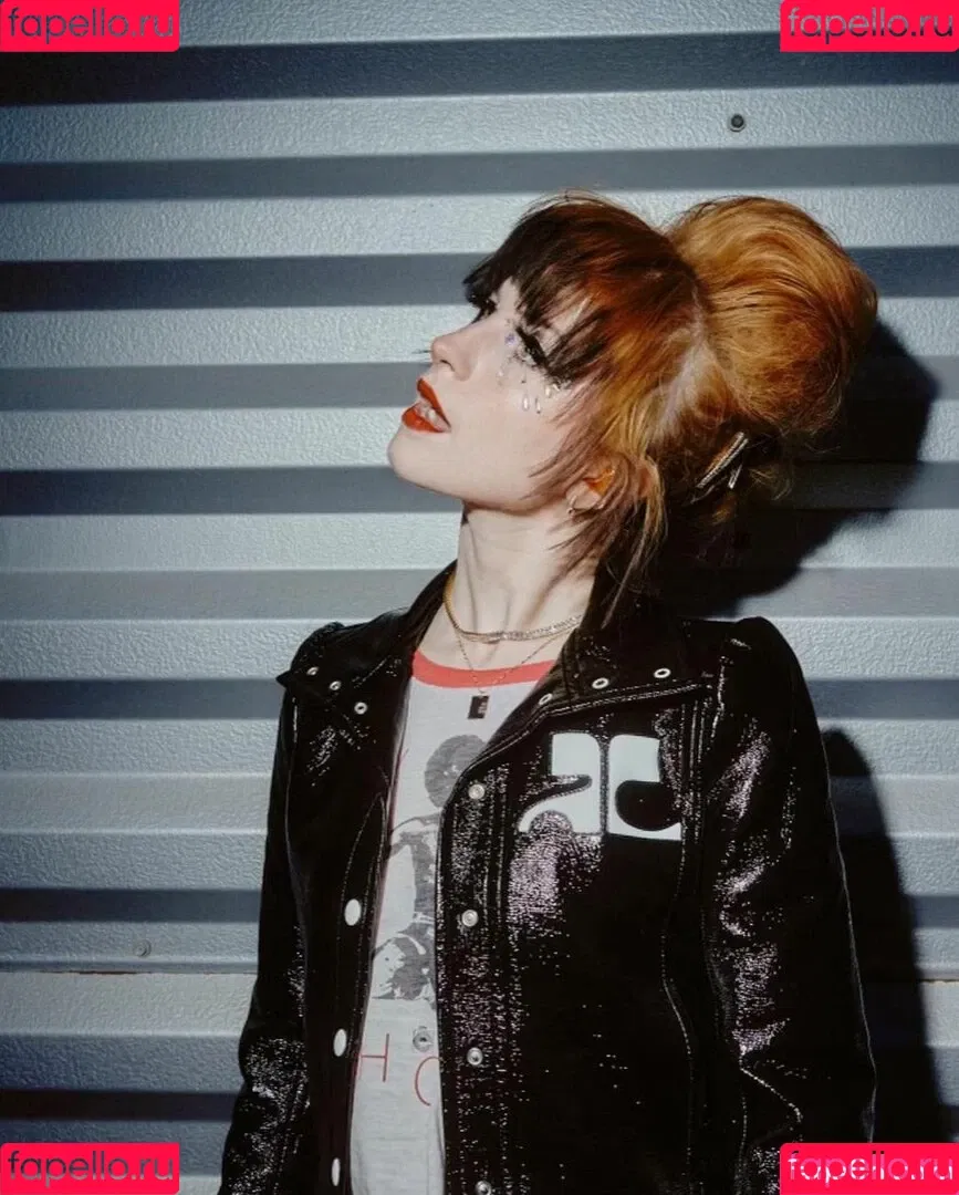 Hayley Williams Onlyfans Photo Gallery 