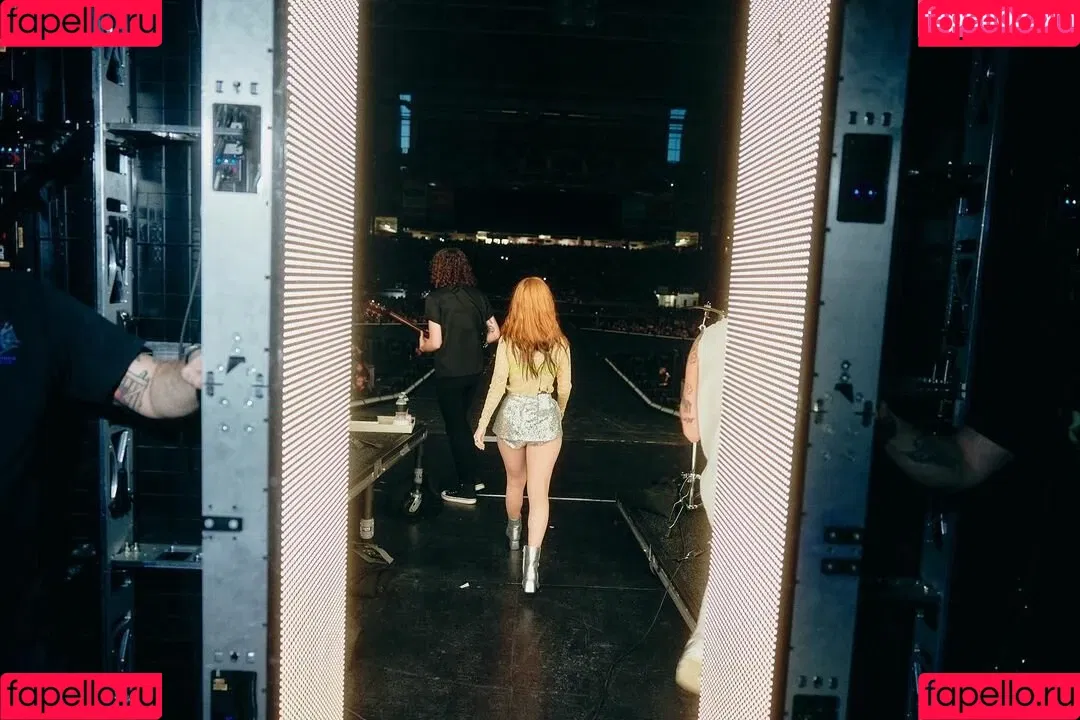 Hayley Williams Onlyfans Photo Gallery 