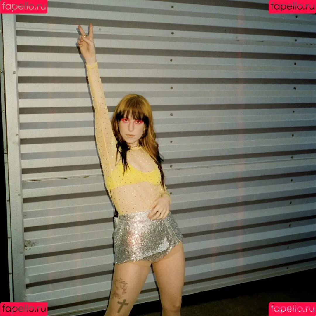 Hayley Williams Onlyfans Photo Gallery 