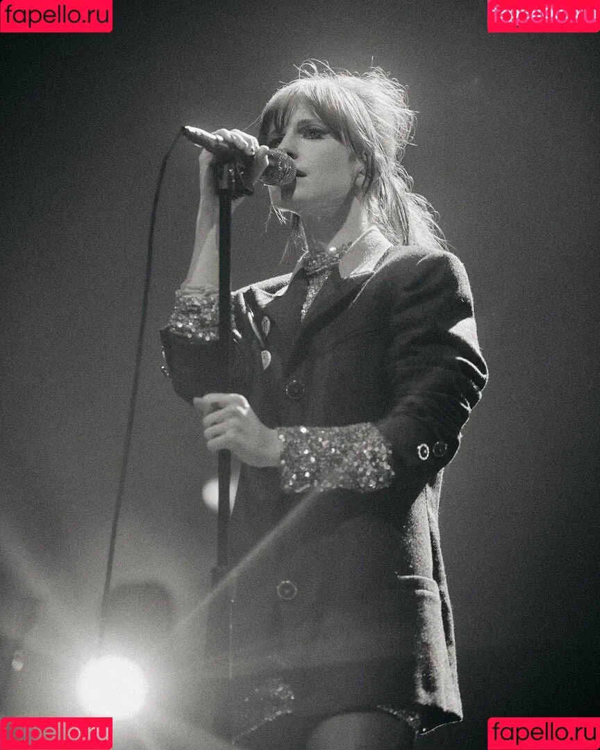 Hayley Williams Onlyfans Photo Gallery 