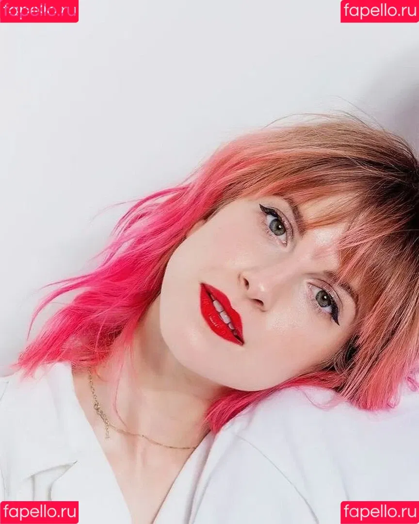Hayley Williams Onlyfans Photo Gallery 