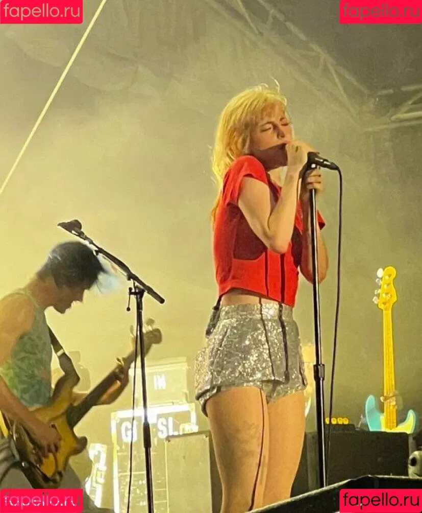 Hayley Williams Onlyfans Photo Gallery 