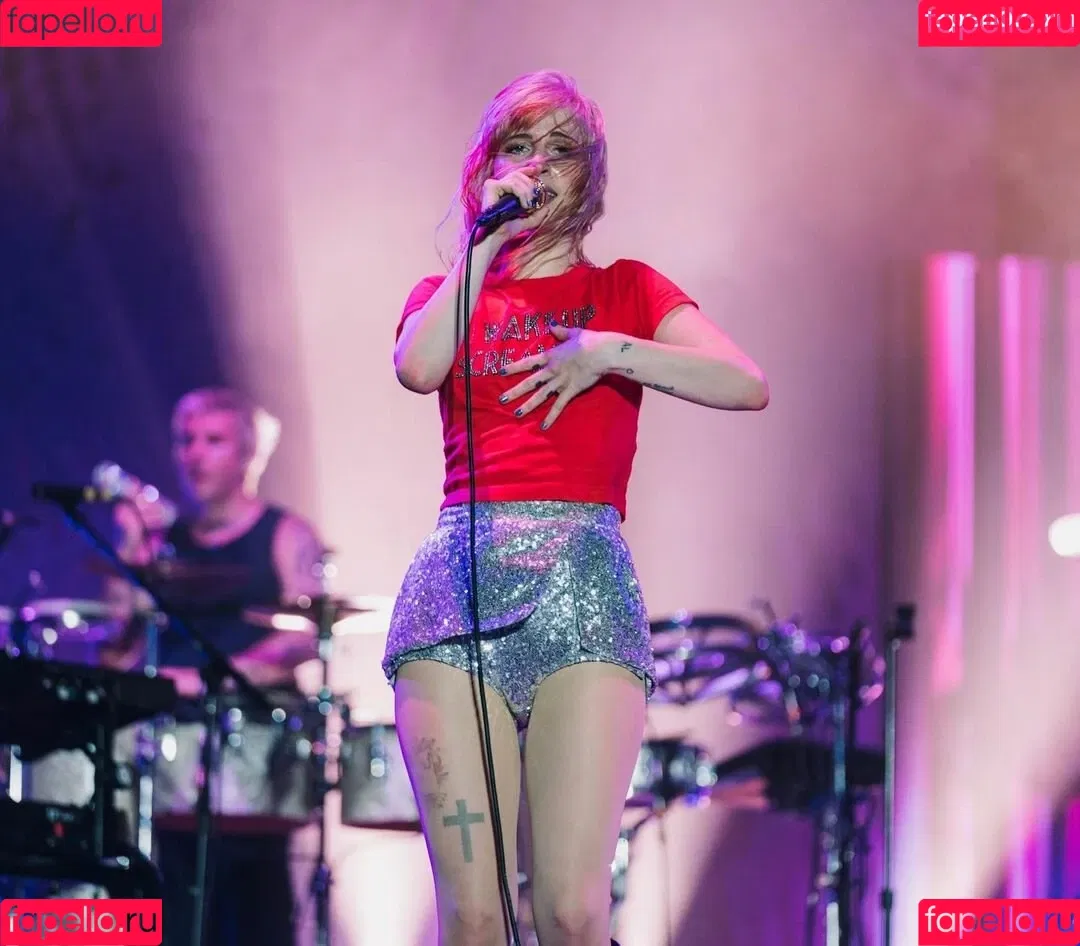 Hayley Williams Onlyfans Photo Gallery 