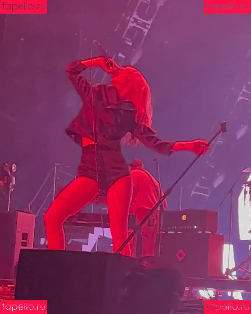 Hayley Williams Onlyfans Photo Gallery 