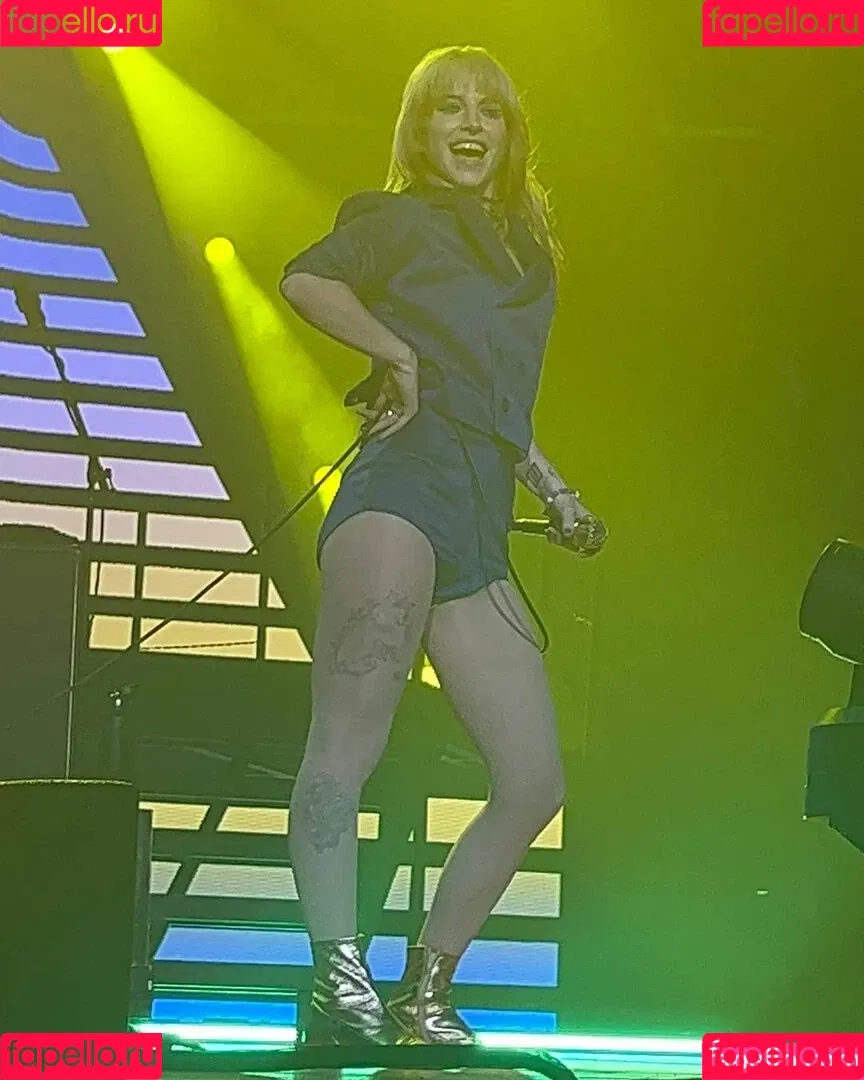 Hayley Williams Onlyfans Photo Gallery 