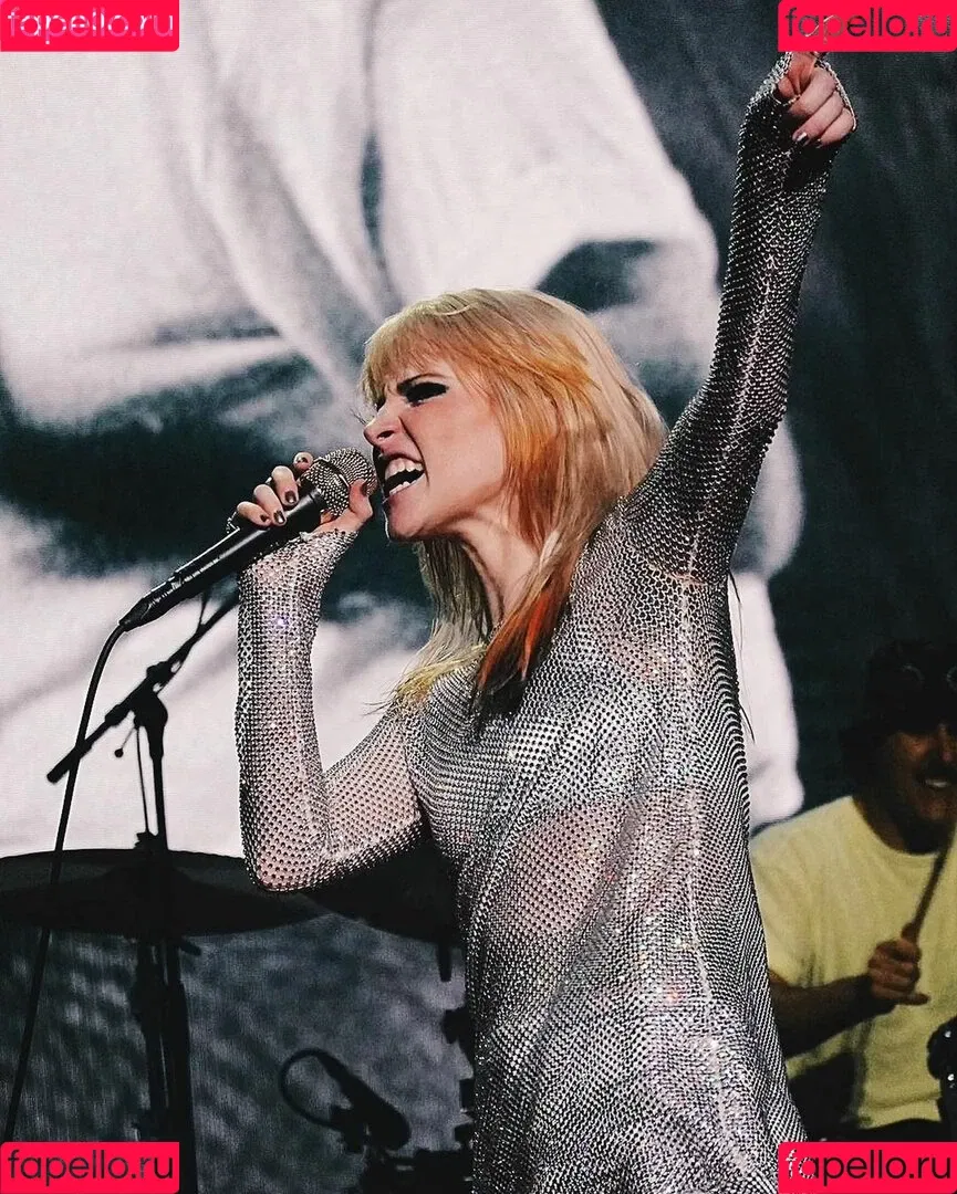 Hayley Williams Onlyfans Photo Gallery 