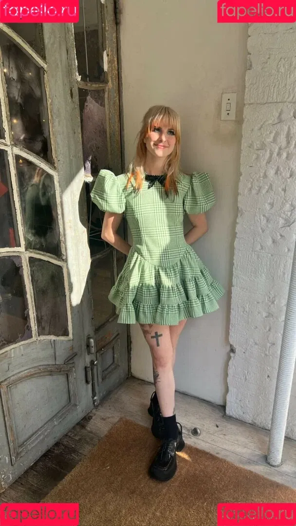 Hayley Williams Onlyfans Photo Gallery 