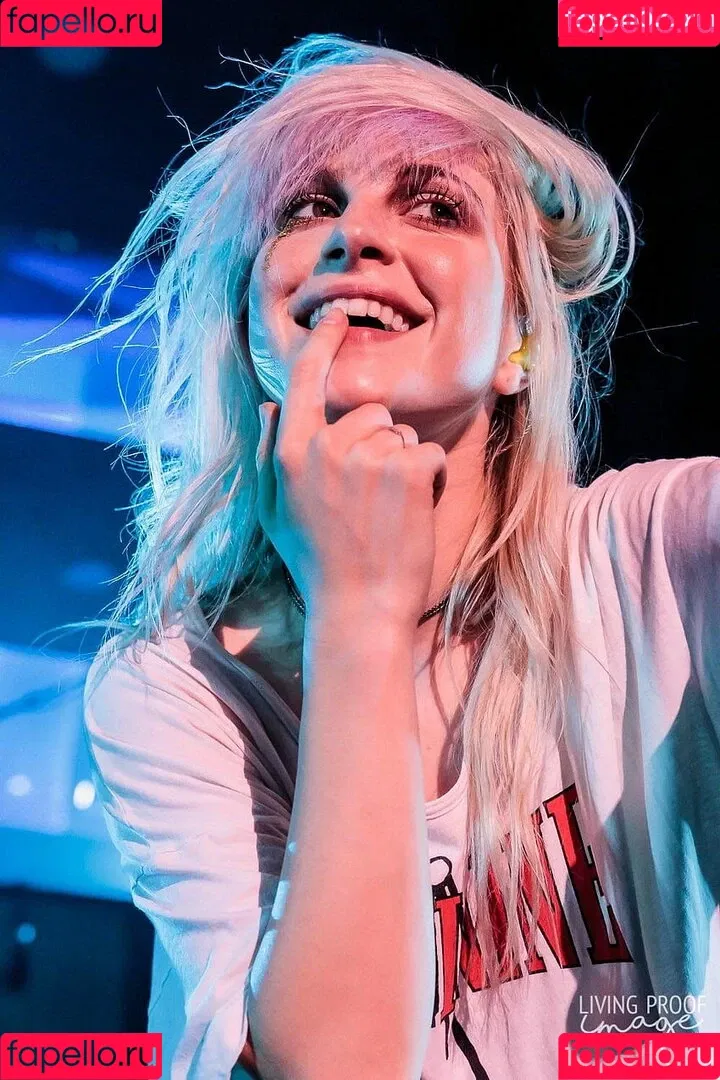 Hayley Williams Onlyfans Photo Gallery 