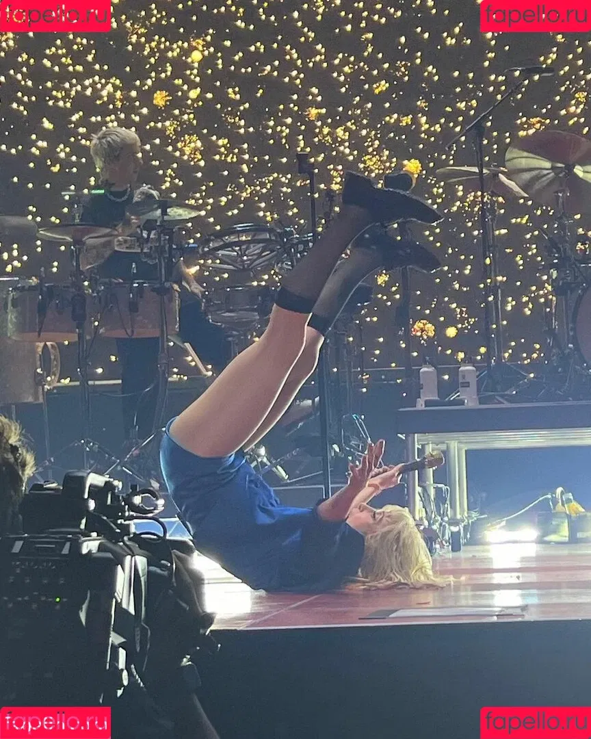 Hayley Williams Onlyfans Photo Gallery 