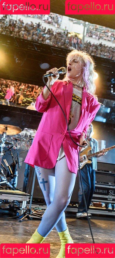 Hayley Williams Onlyfans Photo Gallery 