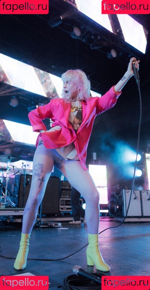 Hayley Williams Onlyfans Photo Gallery 