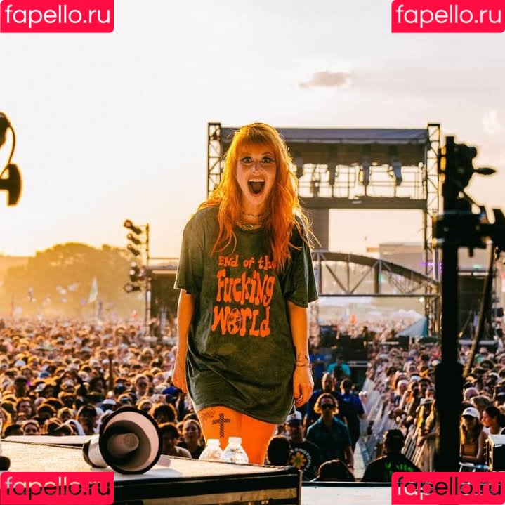 Hayley Williams Onlyfans Photo Gallery 