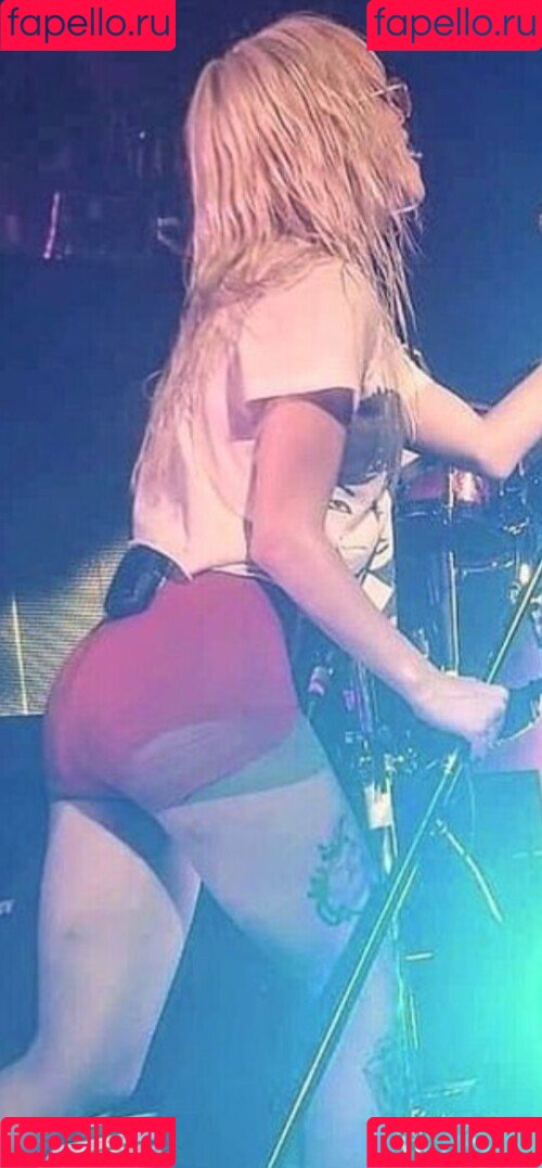 Hayley Williams Onlyfans Photo Gallery 