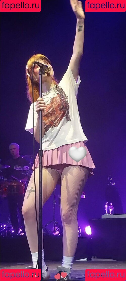 Hayley Williams Onlyfans Photo Gallery 