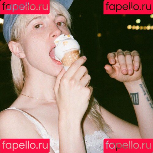 Hayley Williams Onlyfans Photo Gallery 