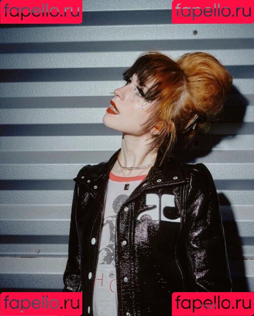 Hayley Williams Onlyfans Photo Gallery 