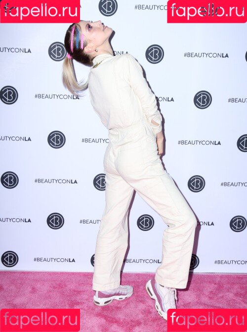 Hayley Williams Onlyfans Photo Gallery 