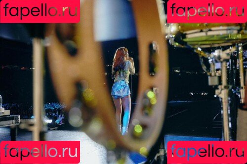 Hayley Williams Onlyfans Photo Gallery 