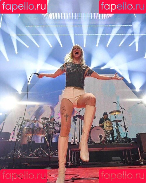 Hayley Williams Onlyfans Photo Gallery 