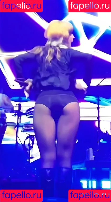 Hayley Williams Onlyfans Photo Gallery 