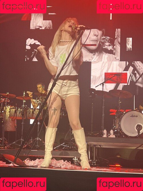 Hayley Williams Onlyfans Photo Gallery 