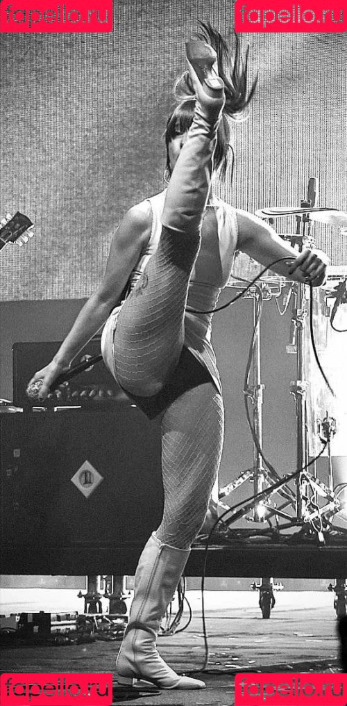 Hayley Williams Onlyfans Photo Gallery 