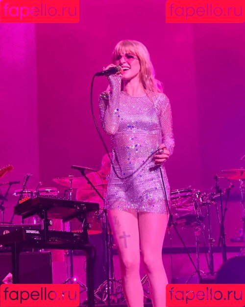 Hayley Williams Onlyfans Photo Gallery 