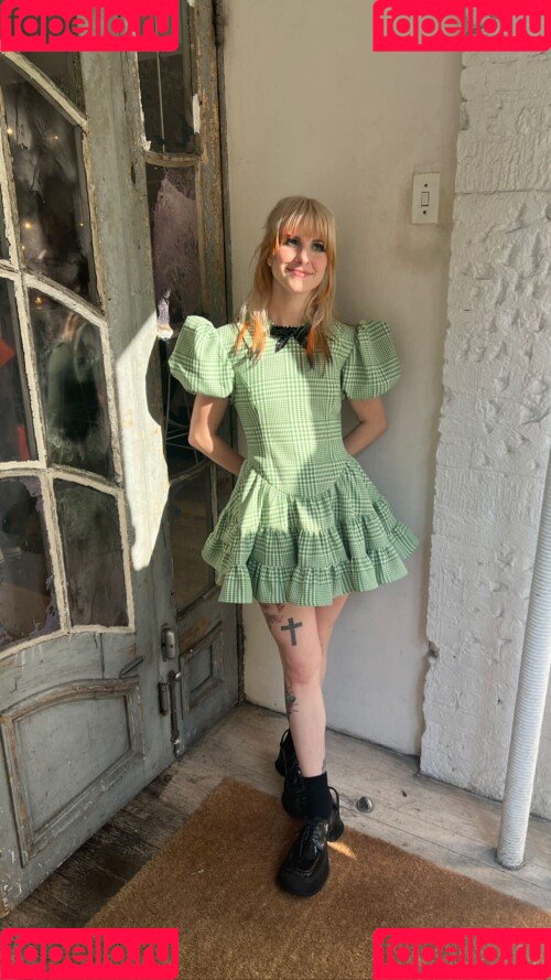 Hayley Williams Onlyfans Photo Gallery 