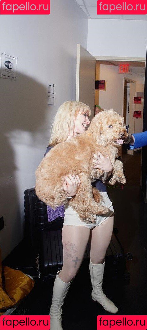 Hayley Williams Onlyfans Photo Gallery 