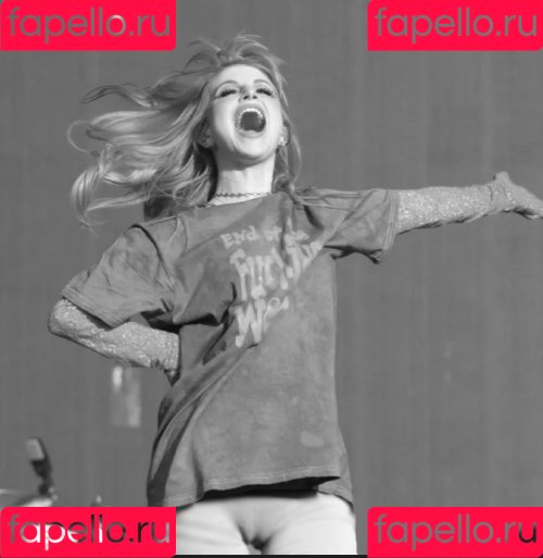 Hayley Williams Onlyfans Photo Gallery 