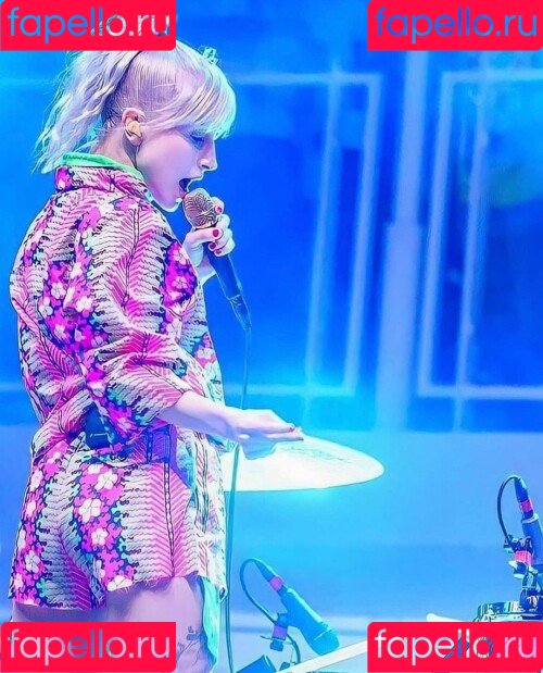 Hayley Williams Onlyfans Photo Gallery 