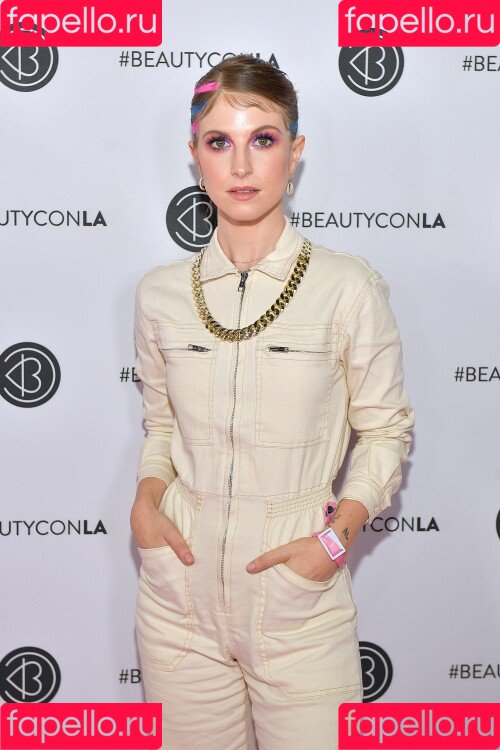 Hayley Williams Onlyfans Photo Gallery 